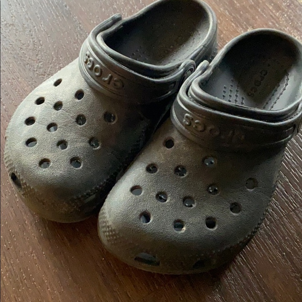 Boys crocs